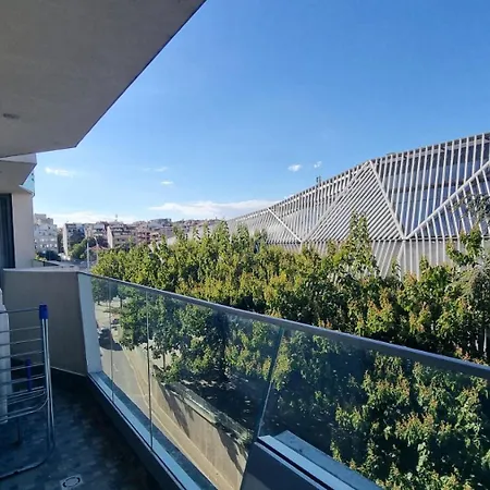 Premium Central View